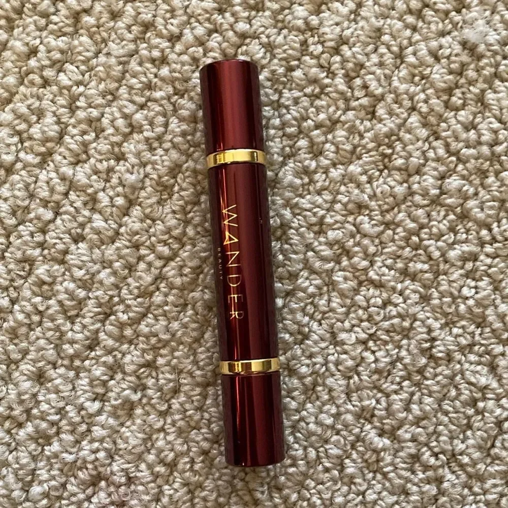 Wander Beauty Dual Lipstick Double Sided Nikki Beach B.B. 0.07 oz Like New